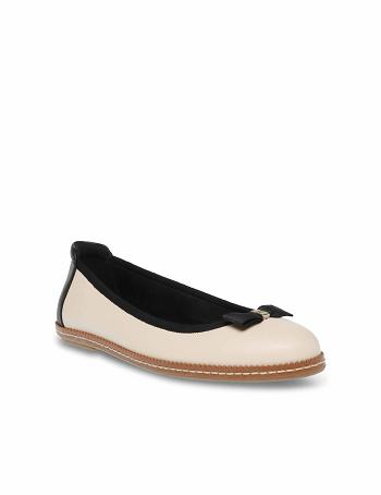 White / Black Anne Klein Ember Flats | NZNZX55264