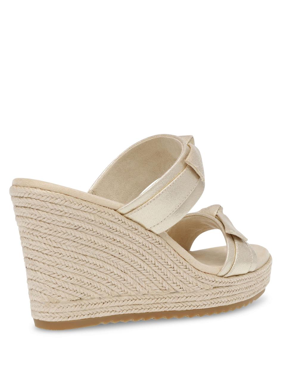 Gold Anne Klein Wiona Wedges | NZXMI14203